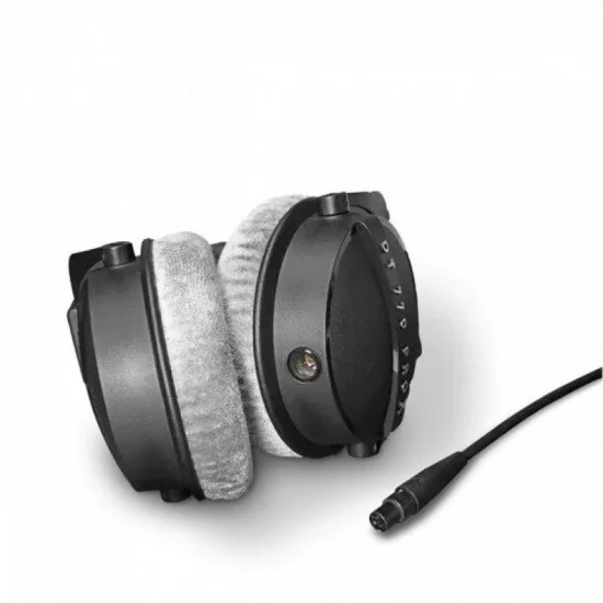 Beyerdynamic Dt 770 Pro X Limited Edition Studio Headphones For Recording And Monitoring Purpose - Black